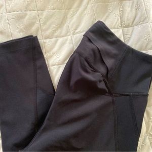 NWT Under Armor black athletic leggings